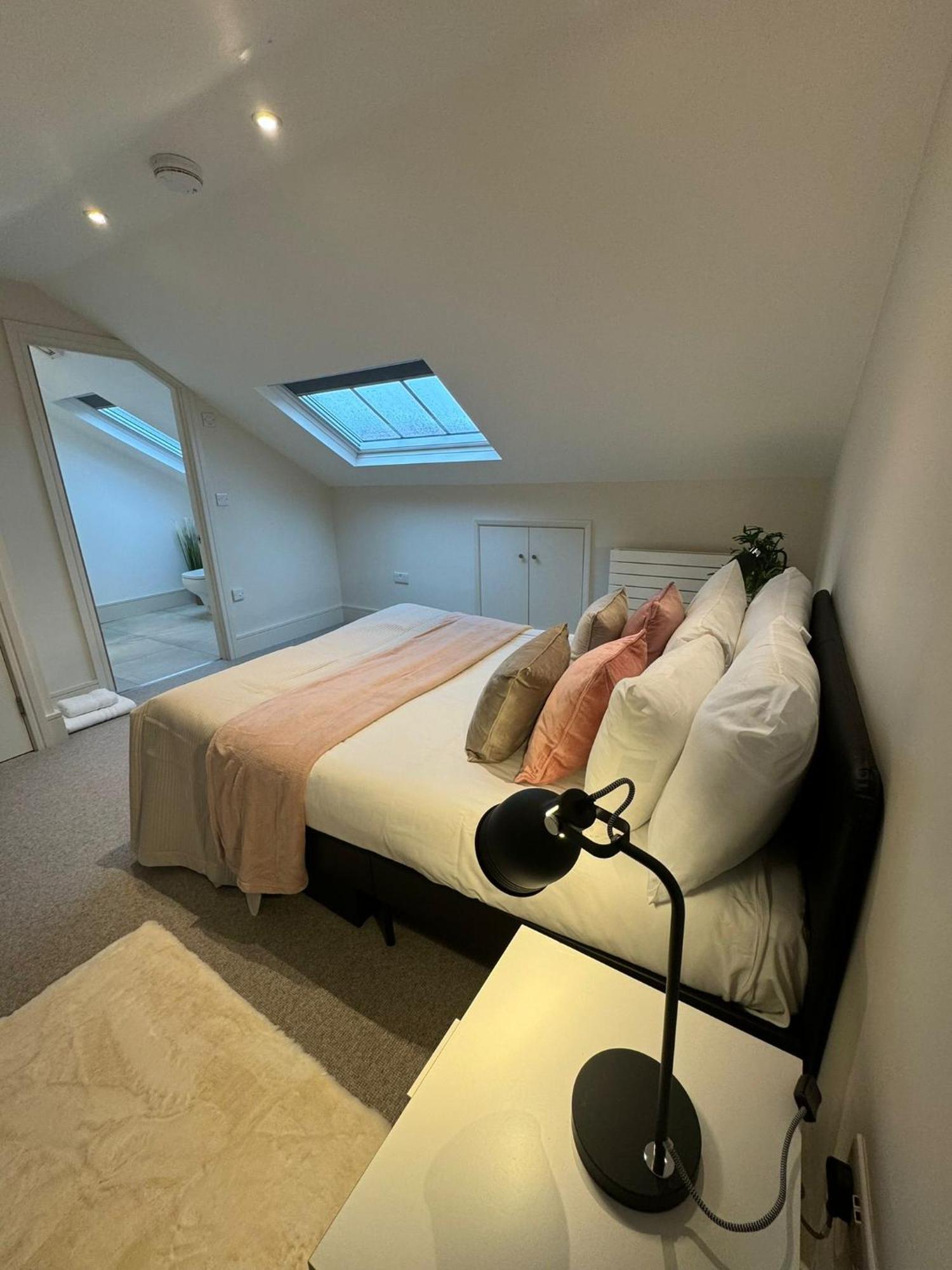 Osbourne House Pink 2 Bed, 2 And Half Bath Lägenhet Birmingham Exteriör bild