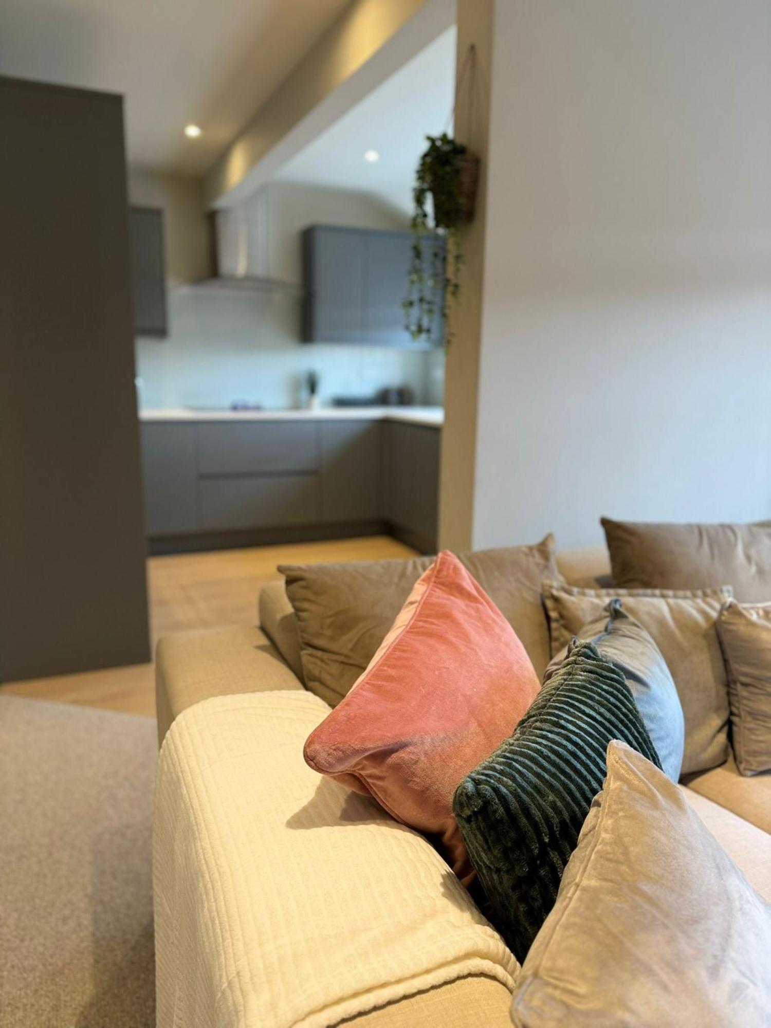 Osbourne House Pink 2 Bed, 2 And Half Bath Lägenhet Birmingham Exteriör bild