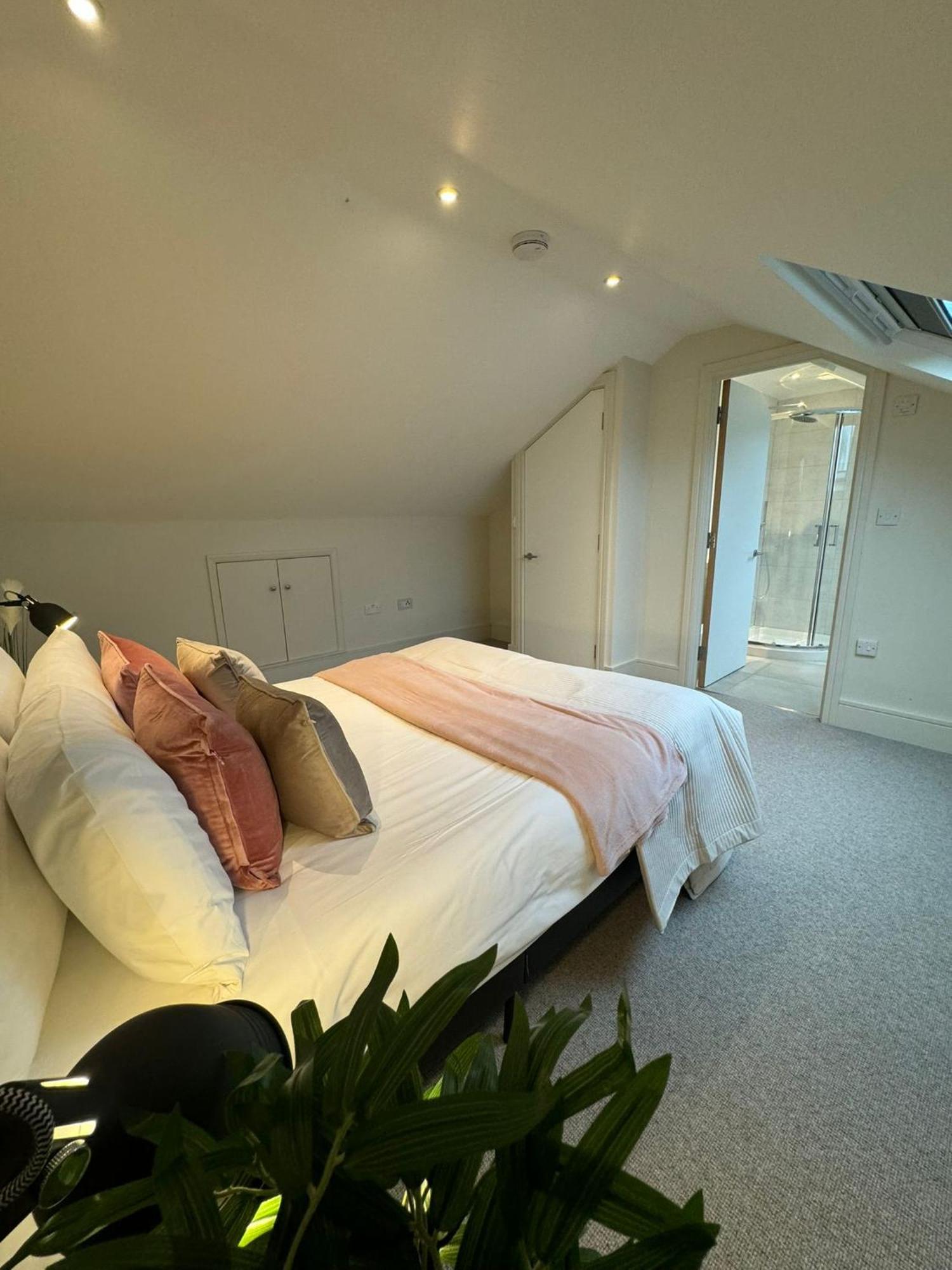 Osbourne House Pink 2 Bed, 2 And Half Bath Lägenhet Birmingham Exteriör bild