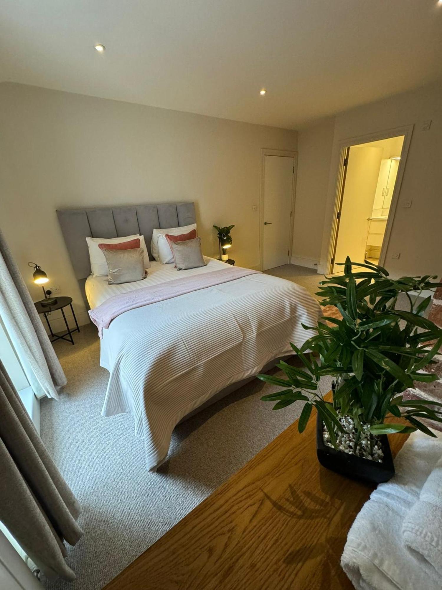 Osbourne House Pink 2 Bed, 2 And Half Bath Lägenhet Birmingham Exteriör bild