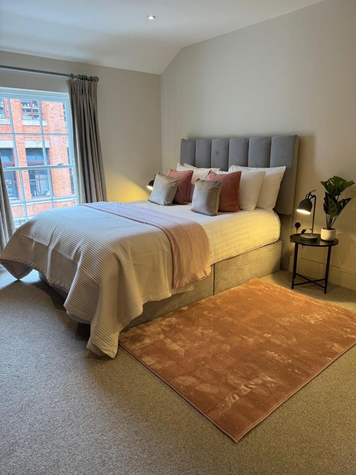 Osbourne House Pink 2 Bed, 2 And Half Bath Lägenhet Birmingham Exteriör bild